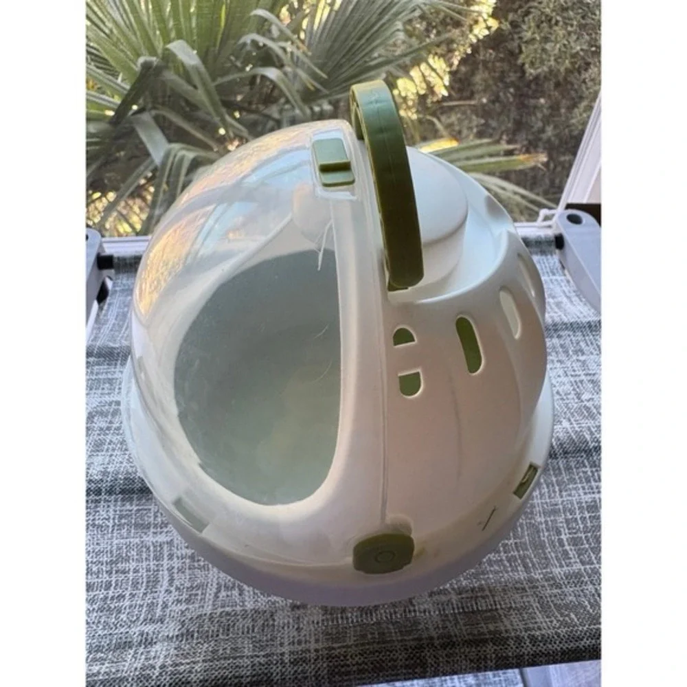Portable‎ Bird & Small Pet Carrier with Water Bottle – Dome Lid, 18.6 x 16cm